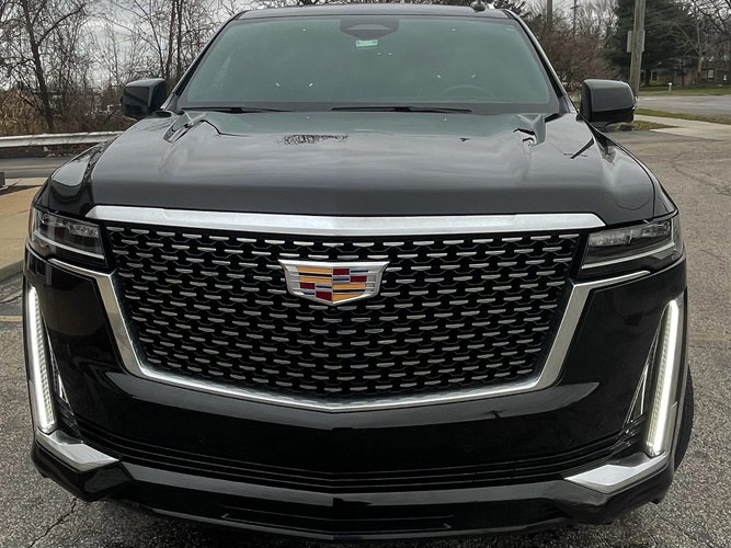 2025-Cadillac-Escalade-ESV-fleetpic