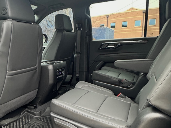 Private-Transportation-CLE-2026-Chevrolet-Suburban-LT-IntBDS